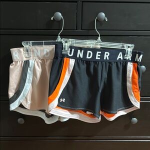 Women’s Under Armour Black orange pink  Shorts w/pockets size medium set of 2